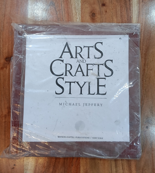Arts and Crafts Sytle Hardcover – Import, 1 October 2001
by Michael Jeffery (Author)
