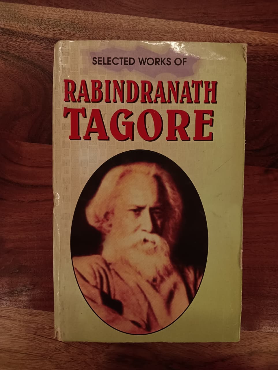 Selected works of Rabindranath Tagore by SB international (Grade - C)