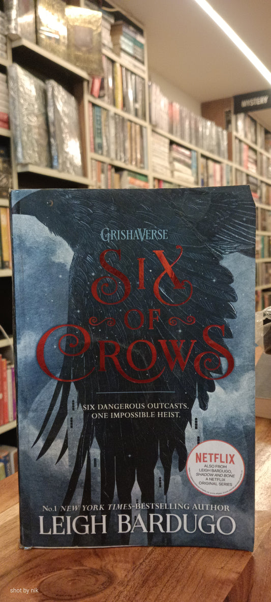 SIX OF CROWS pre loved