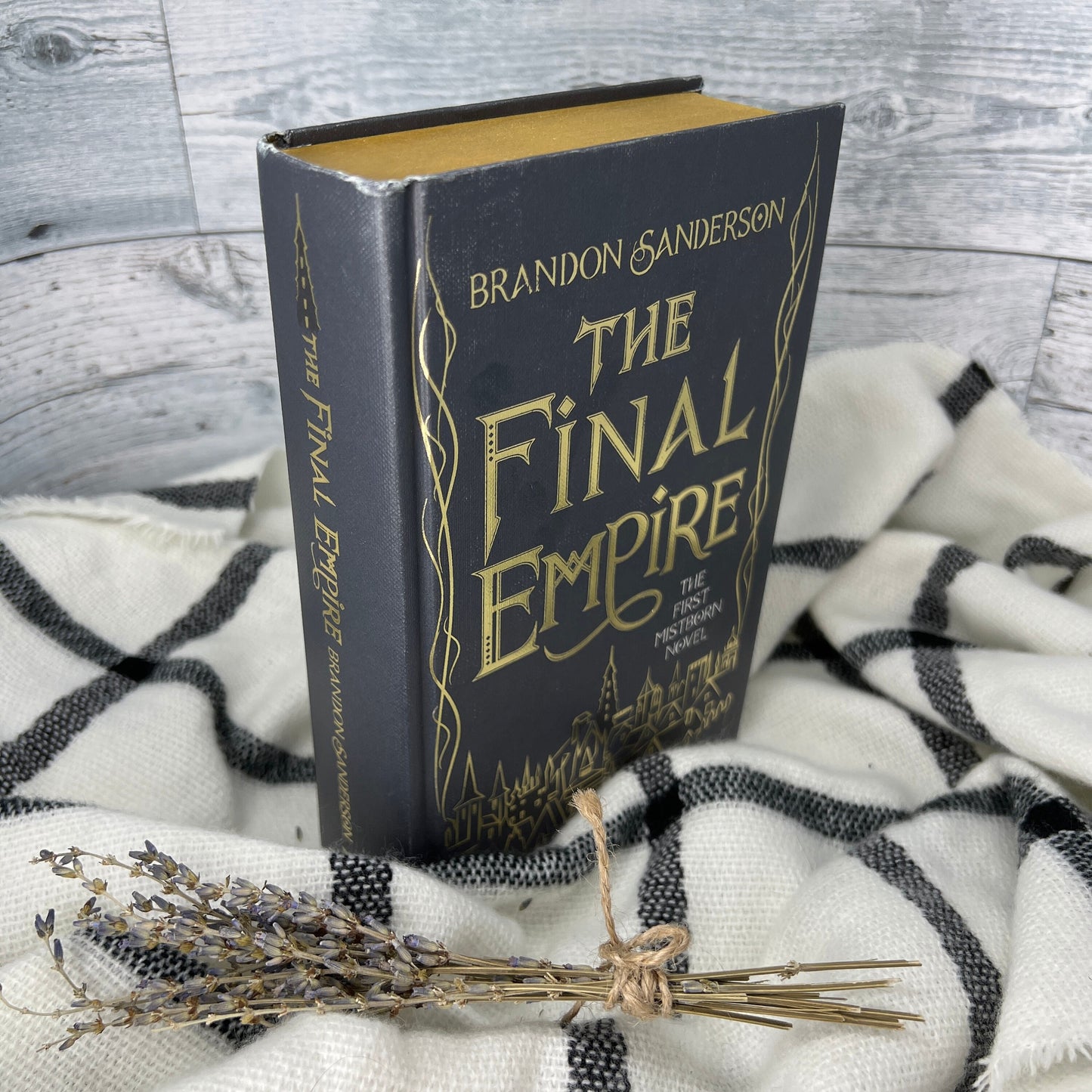 THE FINAL EMPIRE [BRANDON SANDERSON]