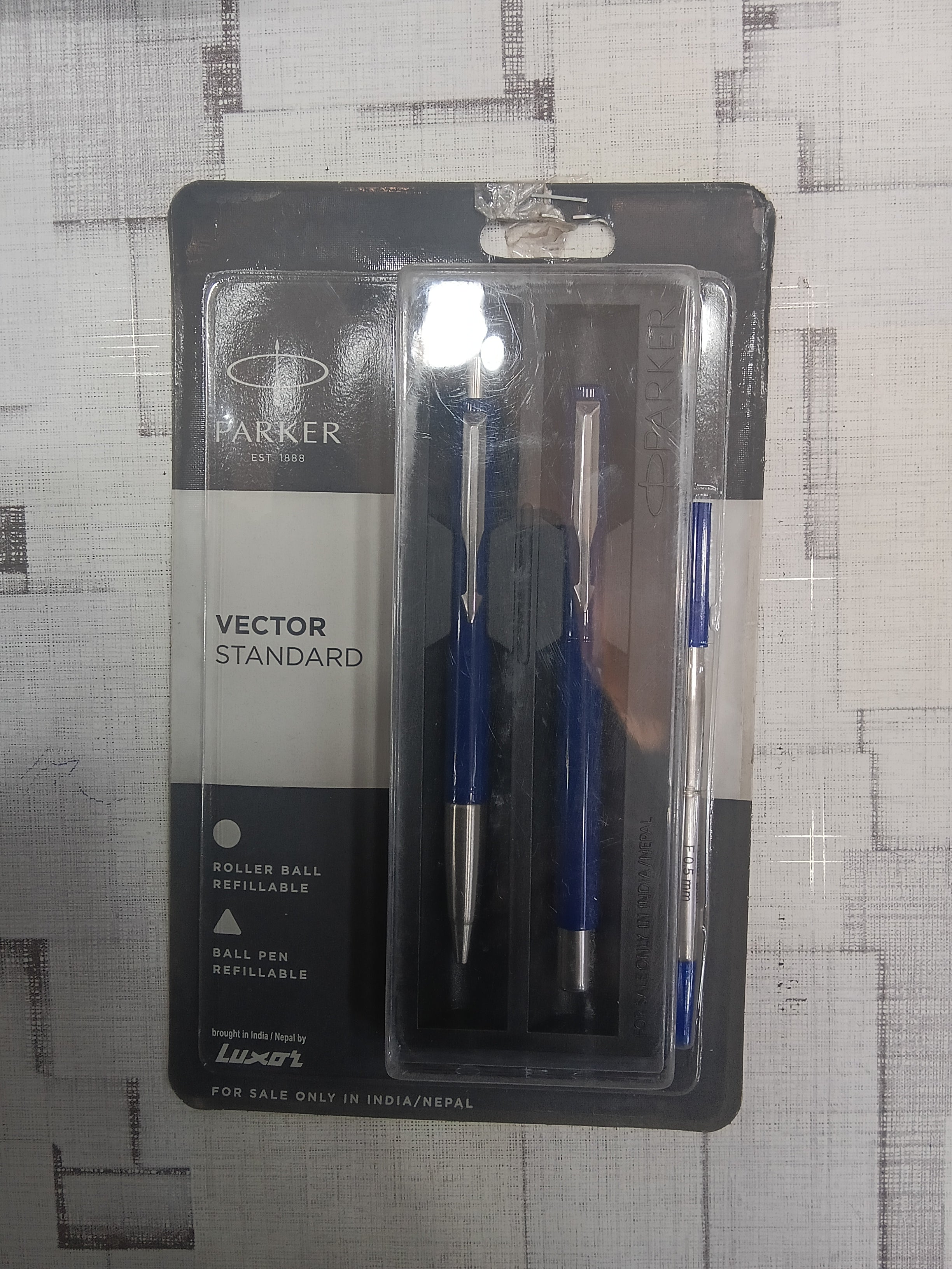 Parker Vector Standard Roller Ball Pen + Ball Pen| Black Body Color| Ink Color - Blue | Gift For Employees | Unique Gifts For Entrepreneurs