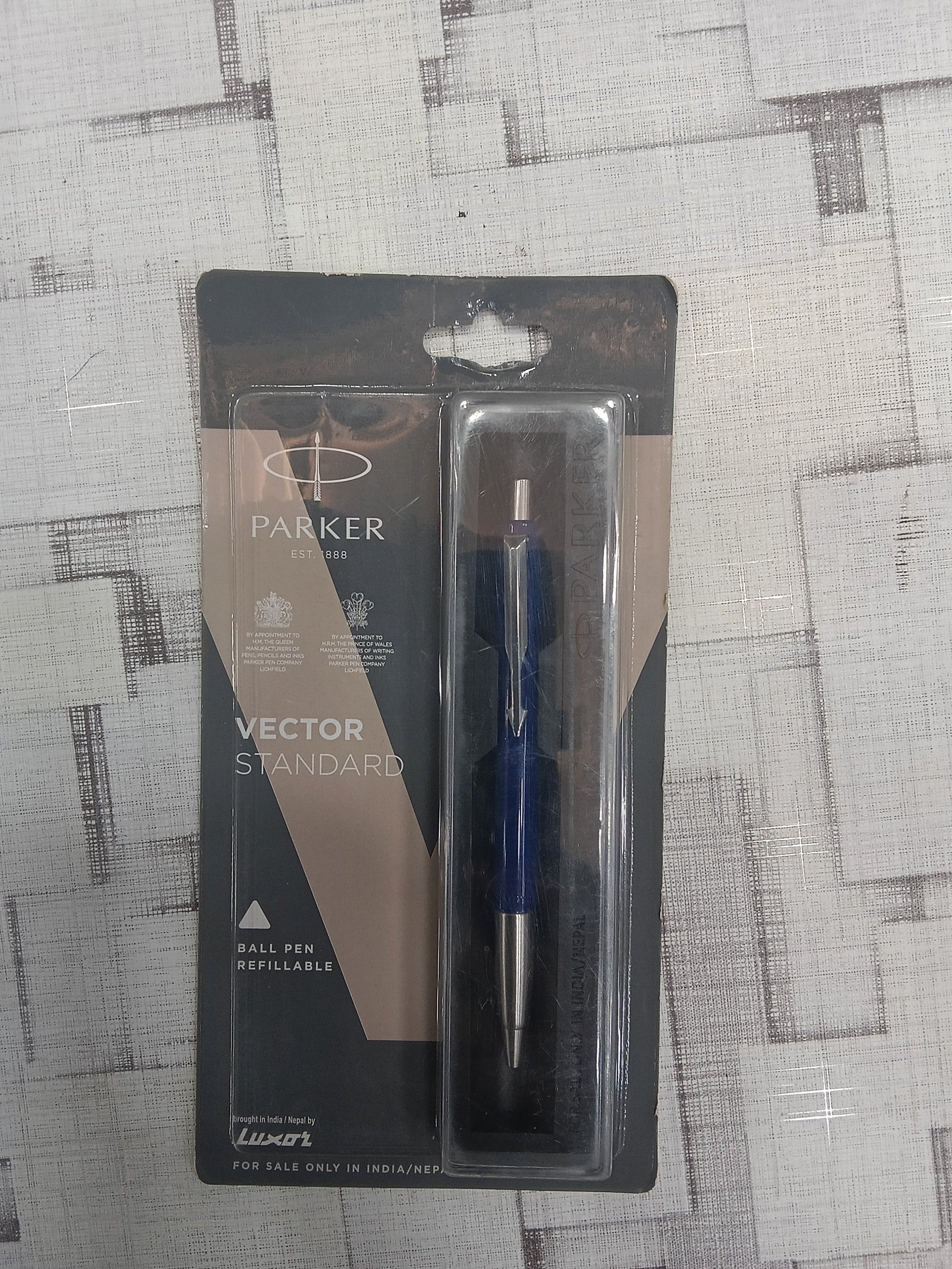 Parker Vector Standard Chrome Trim Ball Pen (Ink - Blue)