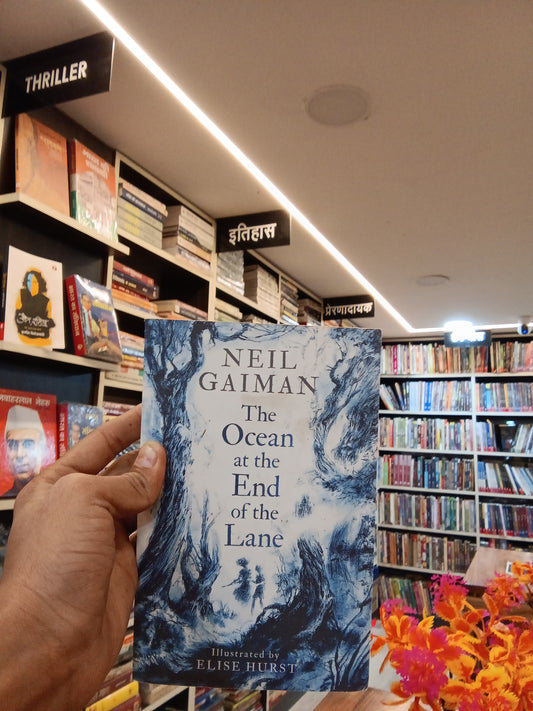 The Ocean at the End of the Lane: Illustrated Edition