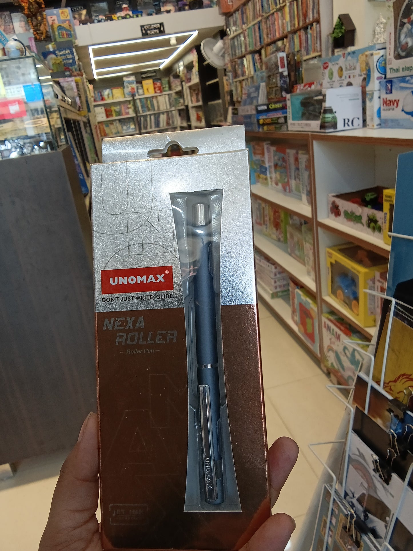 Unomax nexa roller pen